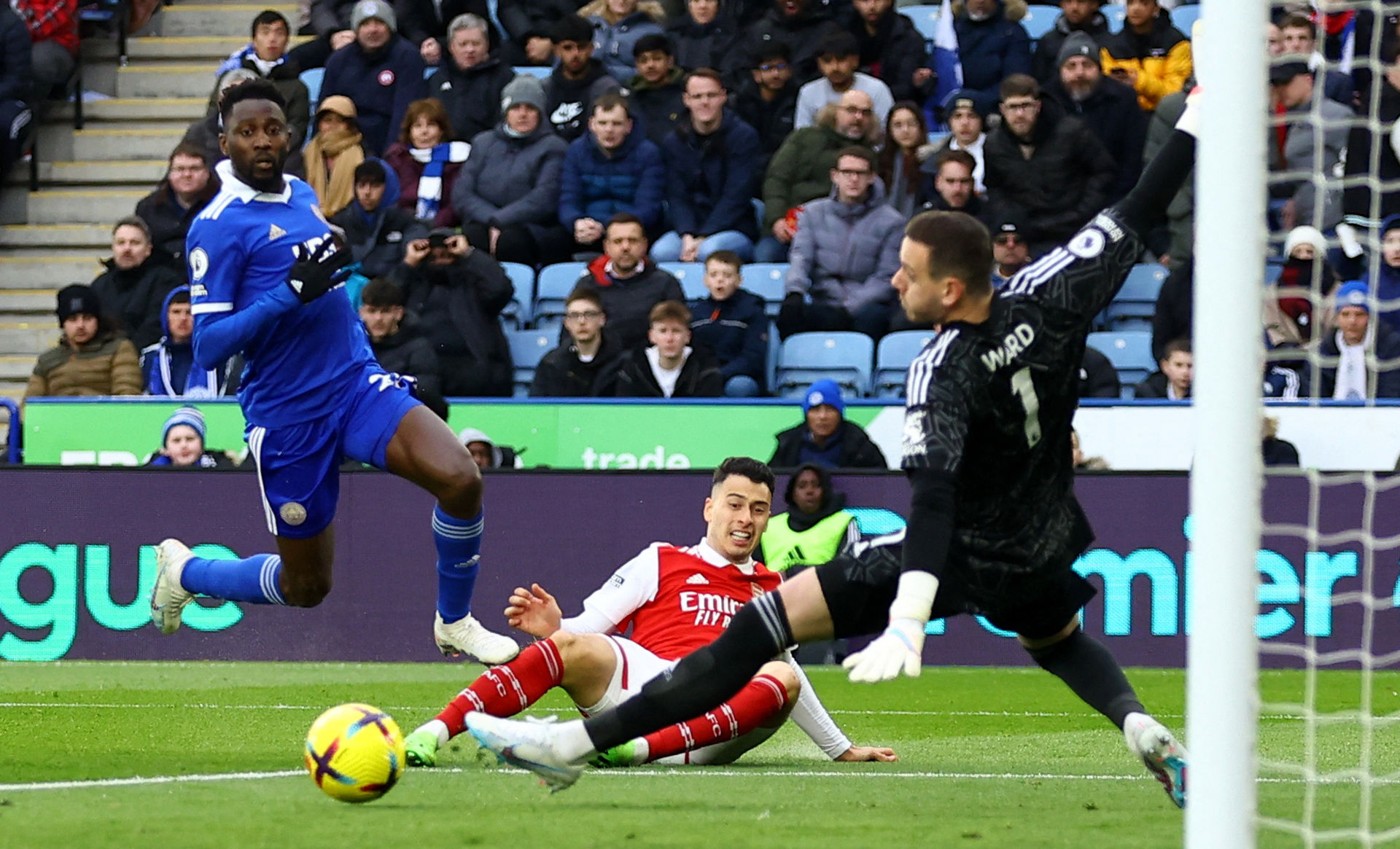 他们通过大 他们通过大